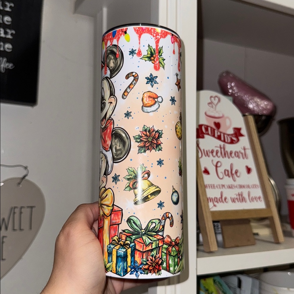 20oz Christmas Mickey & Minnie Tumbler (Hot & Cold Drinks) - Picture 4 of 4